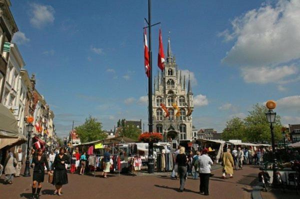 Guesthouse De Utrechtsche Dom Gouda Exterior foto